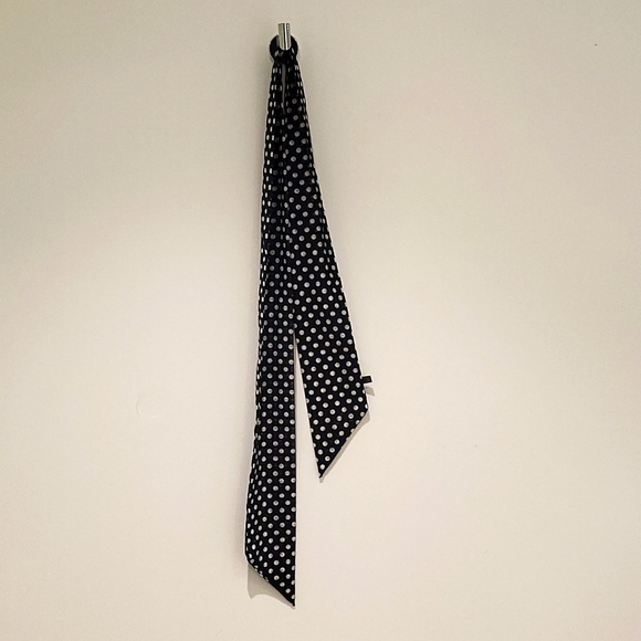 Scarf - back & white dots - Picture 2 of 2